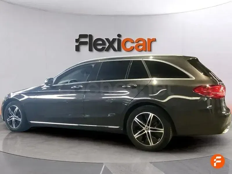 Usado Mercedes C200 160 CV (117 kW) 2021 Gris / plata Familiar