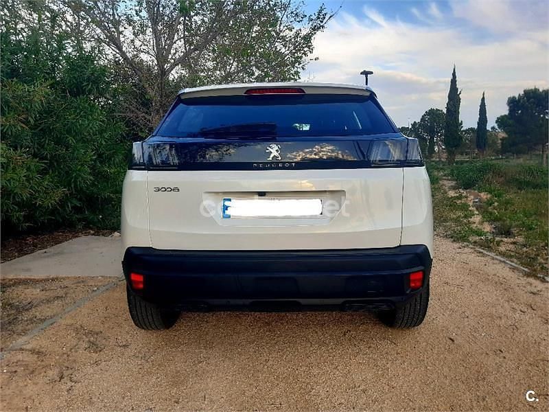 Usado Peugeot 3008 Allure 130 CV (95 kW) 2022 Blanco SUV