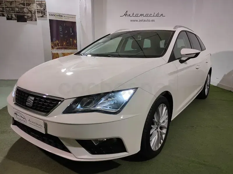 Usado Seat Leon Style 115 CV (84 kW) 2018 Blanco Familiar