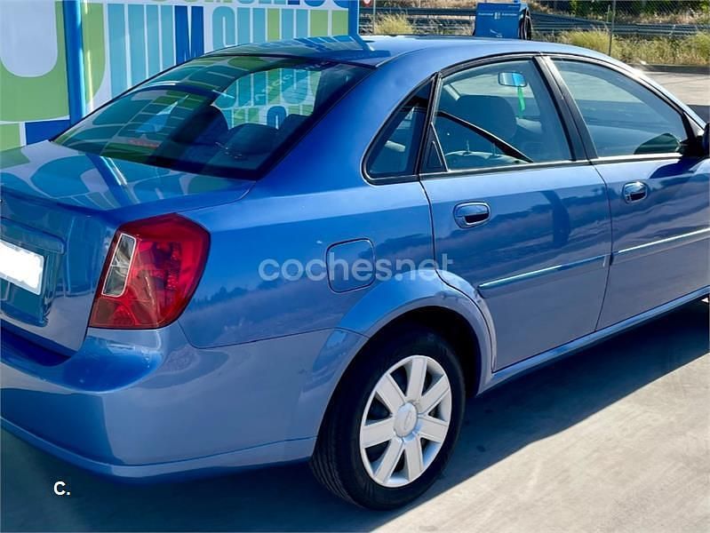 Usado Chevrolet Nubira SX 103 CV (75 kW) 2003 Azul Berlina
