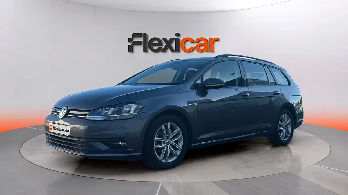 Usado VW Golf VII Advance 131 CV (96 kW) 2020 Gris Familiar