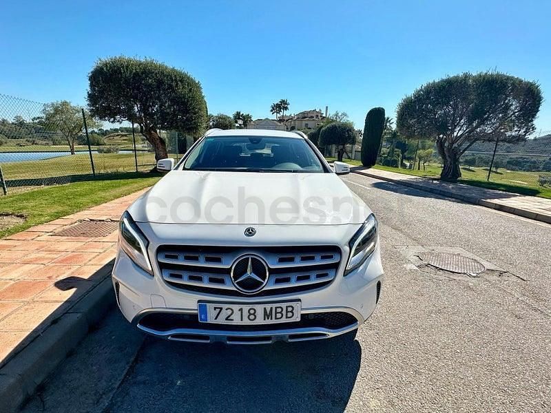Usado Mercedes GLA180 122 CV (89 kW) 2019 Blanco SUV