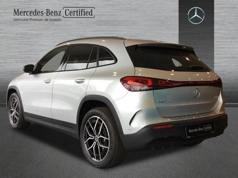 Usado Mercedes EQA300 167 kW (228 CV) 2024 Plata SUV