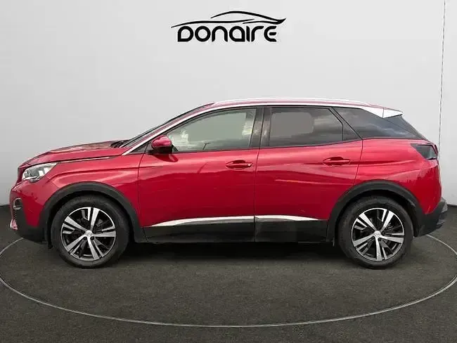 Usado Peugeot 3008 Allure 130 CV (95 kW) 2019 Granate SUV