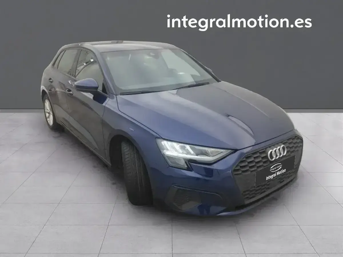 Usado Audi A3 Premium 130 CV (95 kW) 2023 Azul Berlina