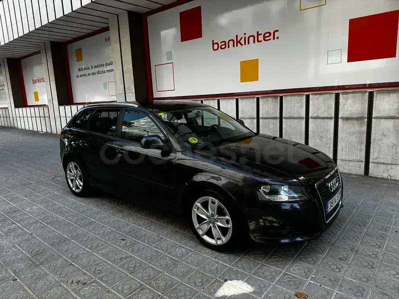 Usado Audi A3 Ambiente 140 CV (102 kW) 2010 Negro Utilitario