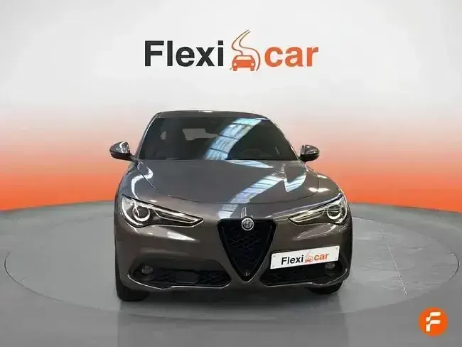 Usado Alfa Romeo Stelvio Sprint 190 CV (139 kW) 2022 Gris SUV