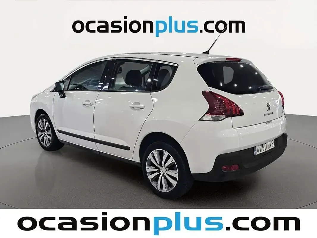 Usado Peugeot 3008 Active 115 CV (84 kW) 2014 Blanco Familiar