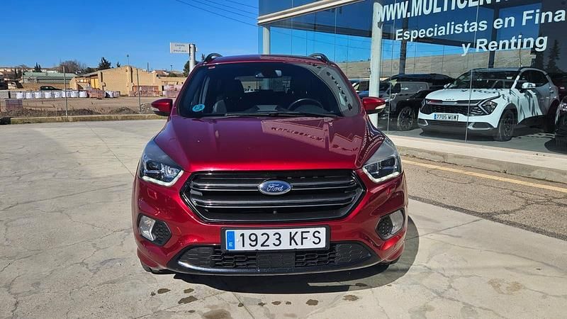 Usado Ford Kuga ST-Line 150 CV (110 kW) 2017 Rojo SUV
