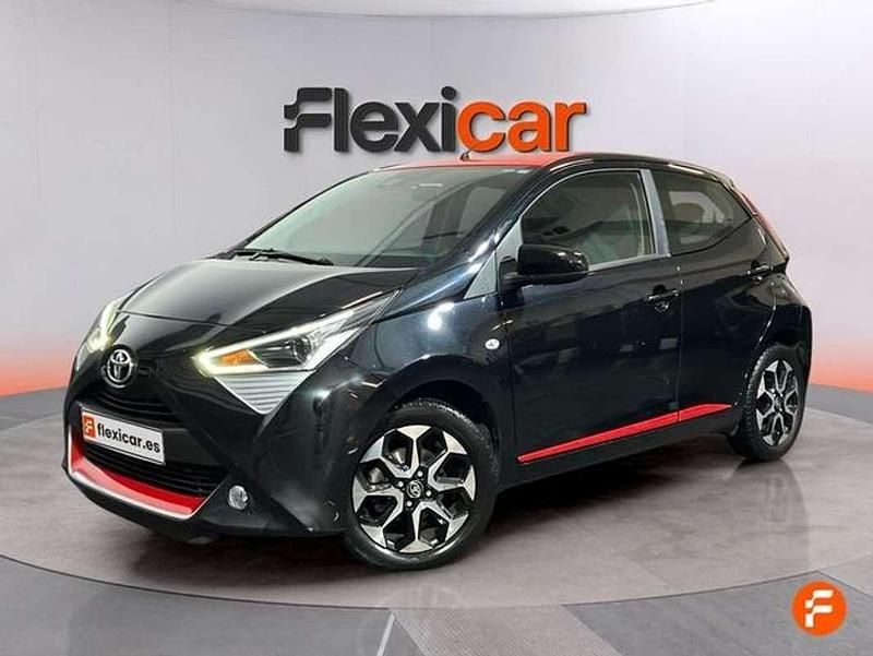 Usado Toyota Aygo X-play 72 CV (52 kW) 2022 Blanco Utilitario