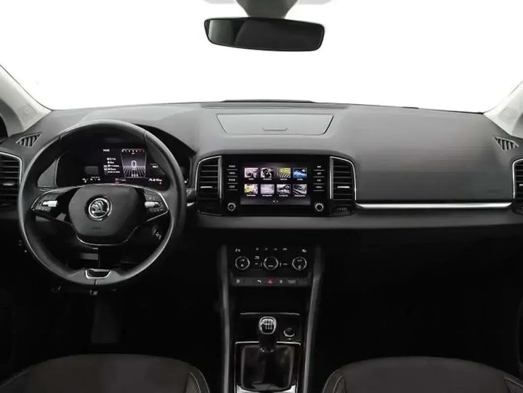 Usado Skoda Karoq Selection 116 CV (85 kW) 2024 Blanco SUV