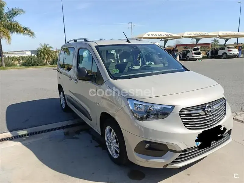 Usado Opel Combo 100 CV (73 kW) 2024 Beige Monovolumen