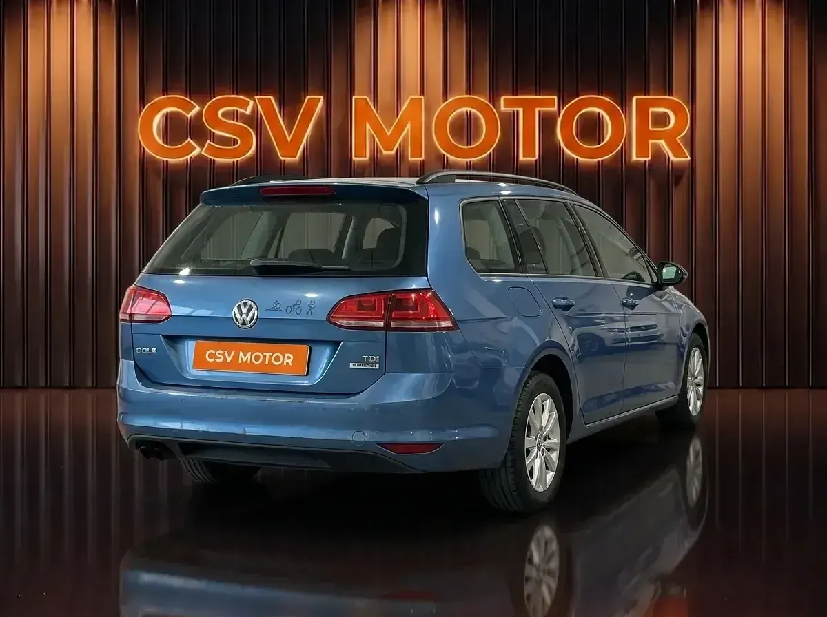 Usado VW Golf VII Business 105 CV (77 kW) 2014 Azul Familiar