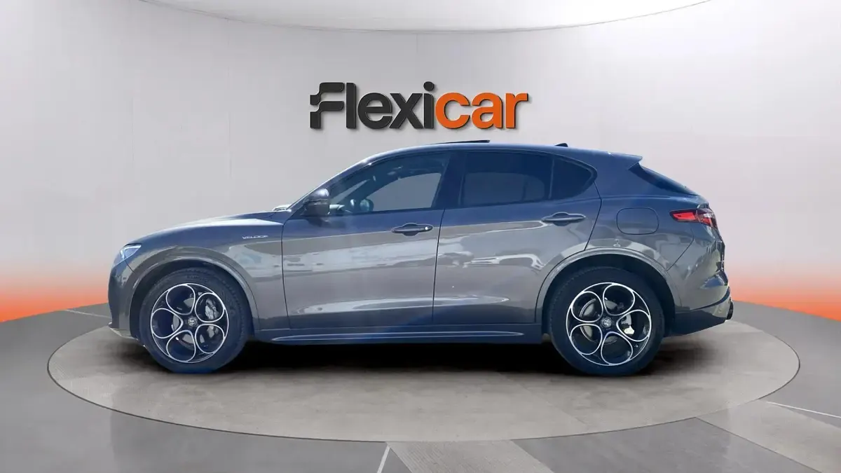 Usado Alfa Romeo Stelvio Veloce 211 CV (155 kW) 2022 Gris SUV