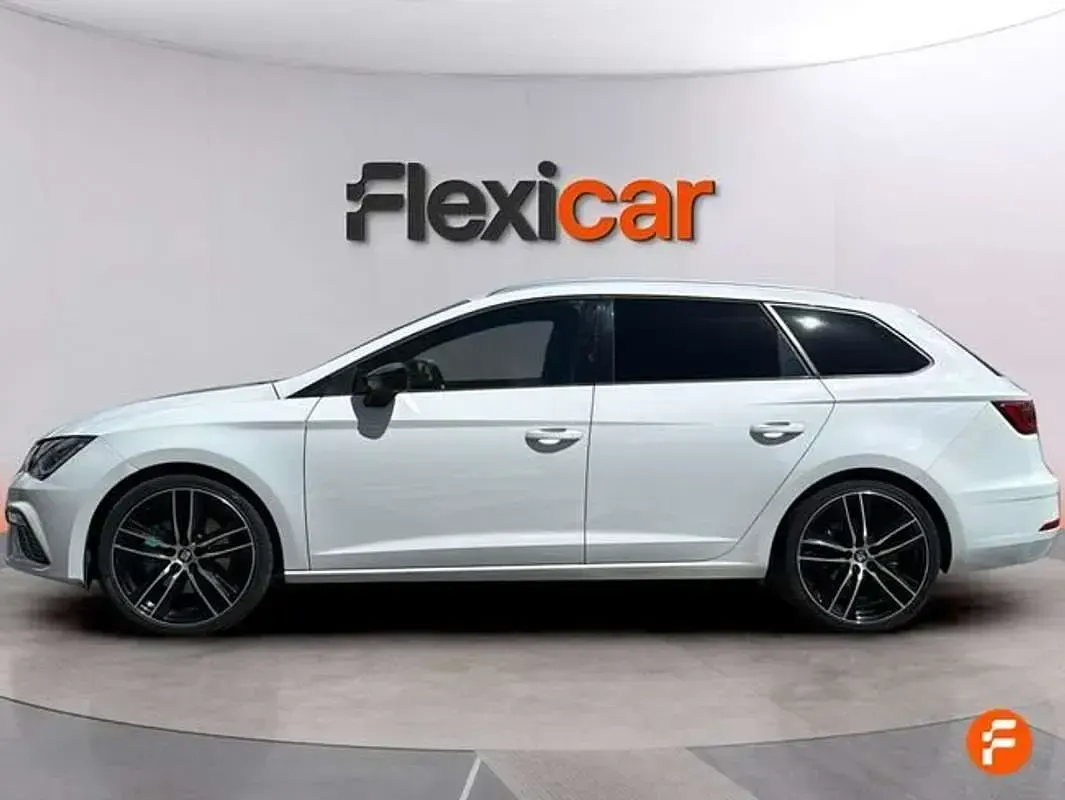 Usado Seat Leon ST FR 150 CV (110 kW) 2019 Blanco Familiar