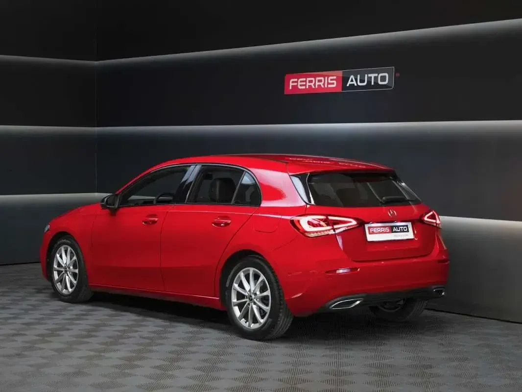 Usado Mercedes A200 163 CV (119 kW) 2019 Rojo Utilitario