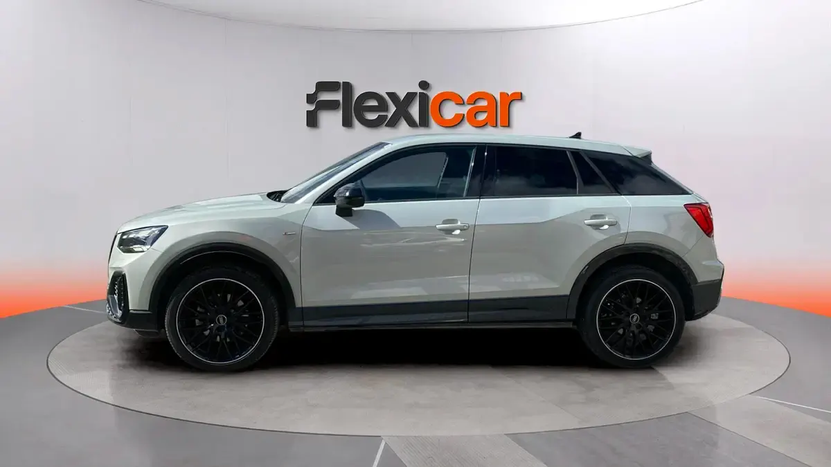 Usado Audi Q2 S-Line 150 CV (110 kW) 2024 Gris SUV