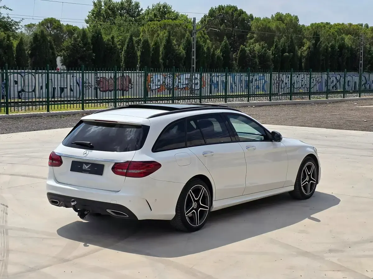 Usado Mercedes C220 194 CV (142 kW) 2019 Blanco Familiar