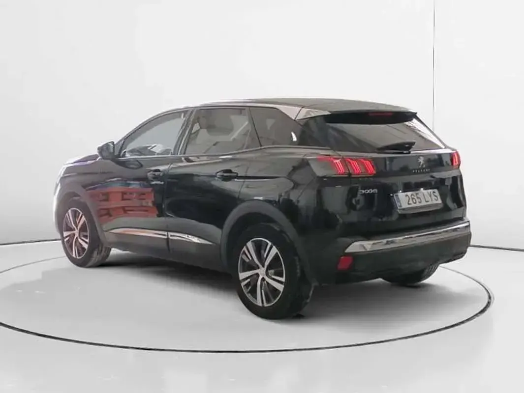 Usado Peugeot 3008 Allure 131 CV (96 kW) 2022 Negro SUV