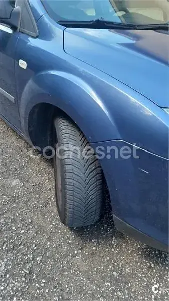 Usado Ford Focus Trend 109 CV (80 kW) 2005 Azul Familiar