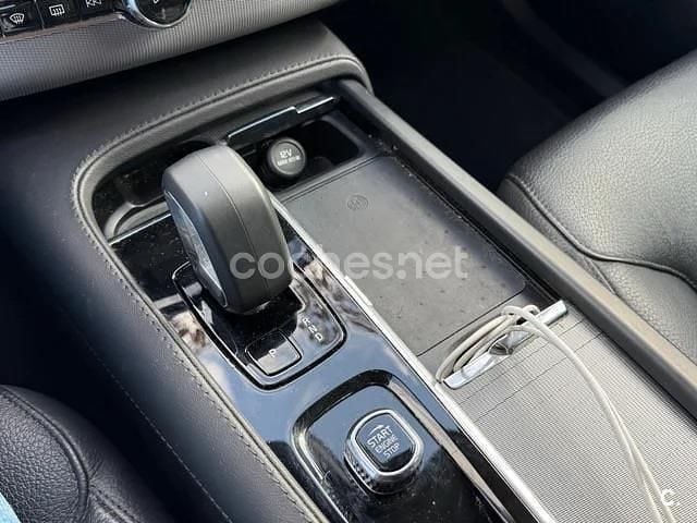 Usado Volvo XC90 Core 455 CV (334 kW) 2022 Gris / plata SUV