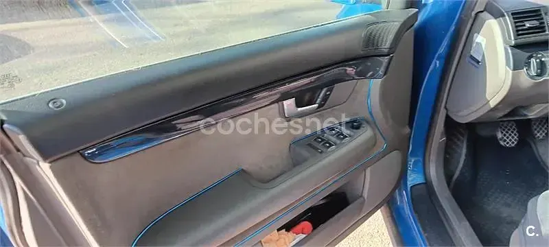Usado Audi A4 180 CV (132 kW) 2003 Azul Familiar