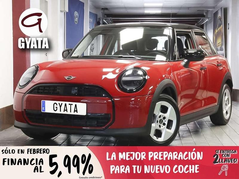 Usado Mini Cooper Essential 156 CV (114 kW) 2025 Rojo Utilitario
