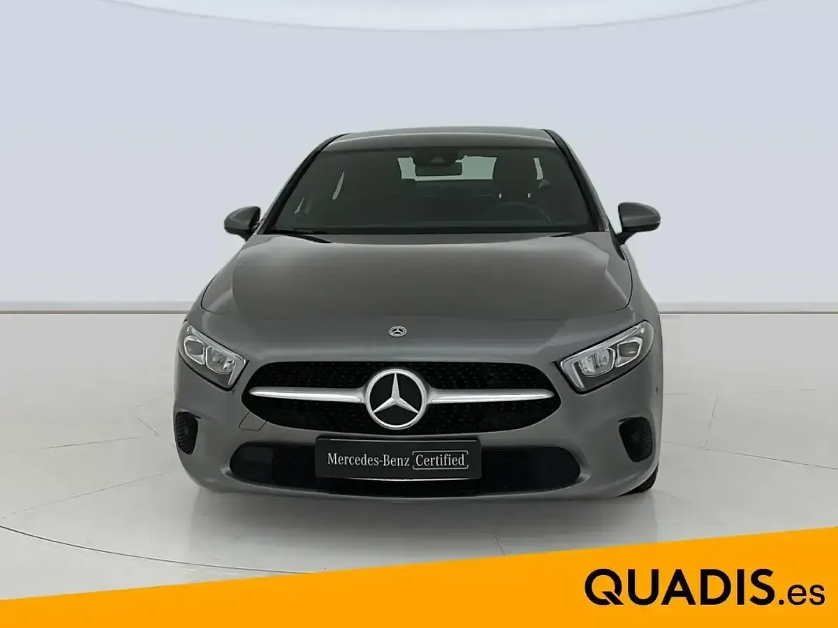 Usado Mercedes A180 136 CV (100 kW) 2022 Gris Berlina