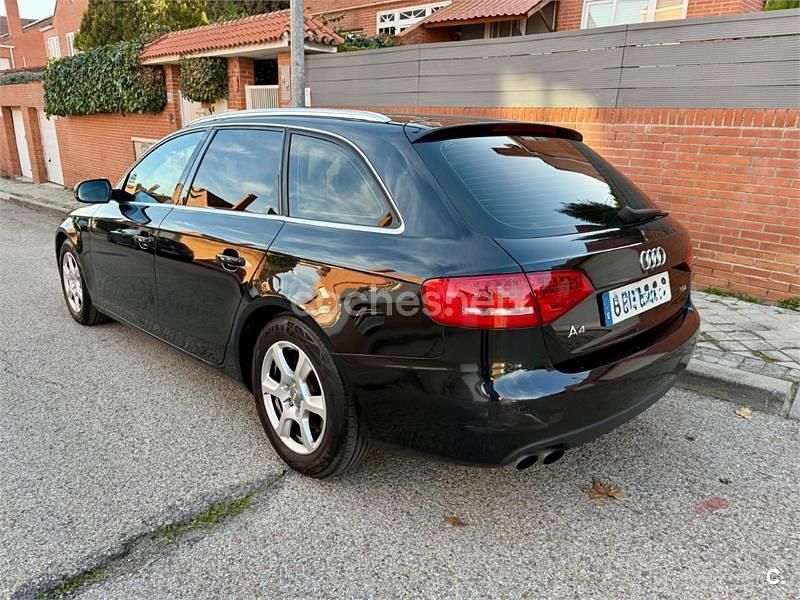 Usado Audi A4 170 CV (125 kW) 2011 Negro Familiar