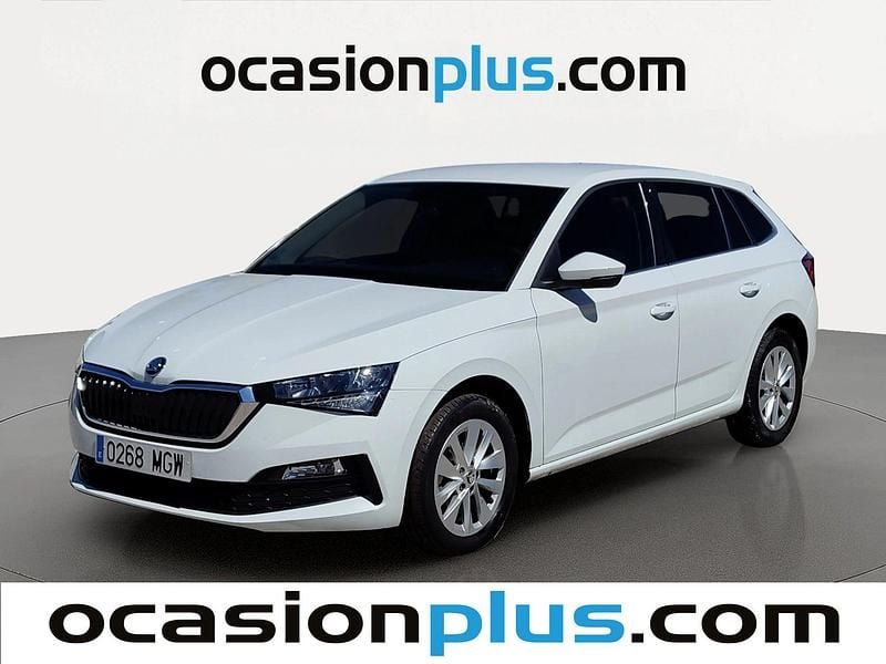 Usado Skoda Scala Ambition 95 CV (69 kW) 2023 Blanco Utilitario