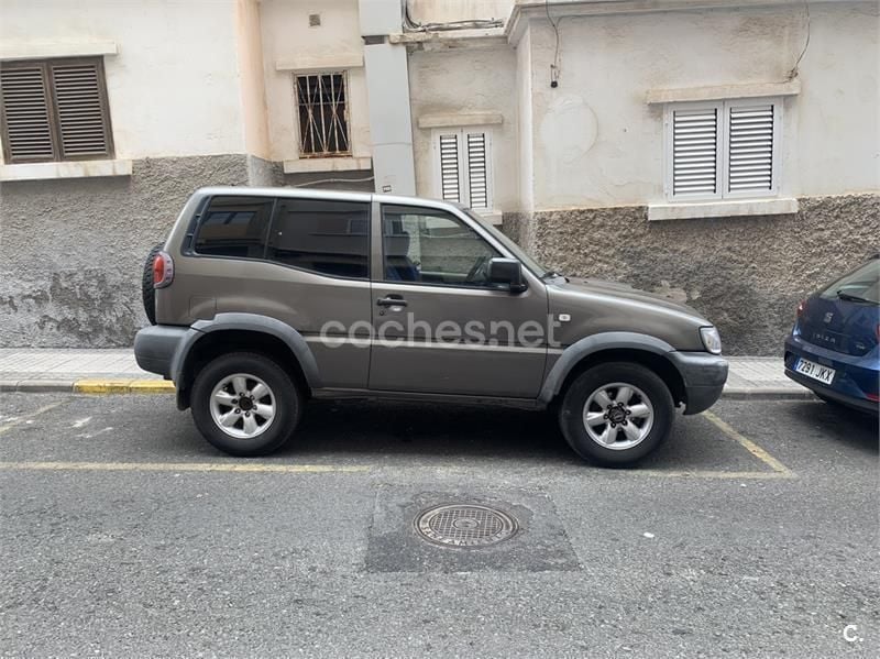 Usado Nissan Terrano 125 CV (91 kW) 2001 Gris / plata SUV