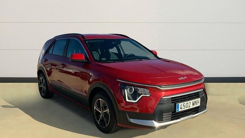 Rojo Usado 2024 Kia Niro SUV | 26.400 € (Un poco caro) - Imagen 1/4