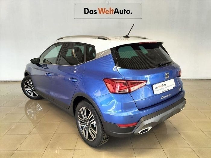 Azul Nuevo 2025 Seat Arona FR SUV | 22.950 € - Imagen 1/4
