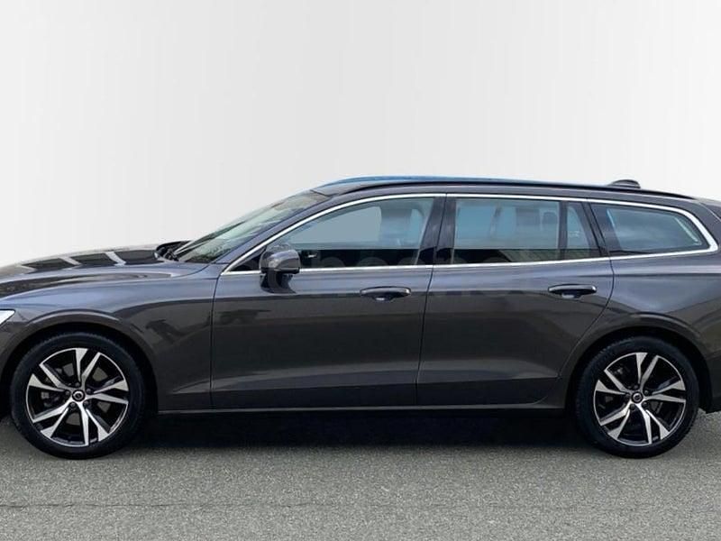 Usado Volvo V60 Core 197 CV (144 kW) 2025 Gris / plata Familiar