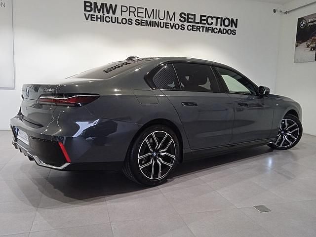 Usado BMW 750e Comfort Edition 489 CV (359 kW) 2023 Gris / plata Berlina
