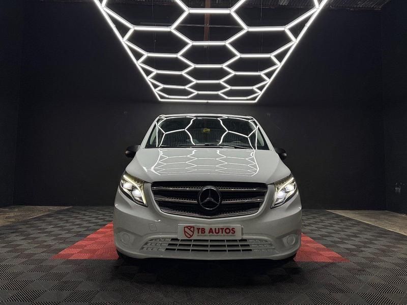 Usado Mercedes Vito 136 CV (100 kW) 2018 Blanco Van