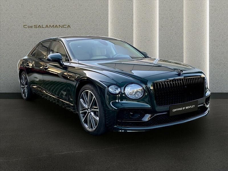 Usado Bentley Flying Spur 551 CV (405 kW) 2023 Verde Berlina