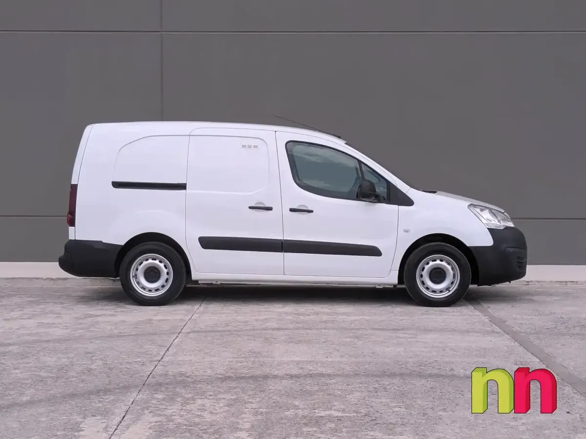 Usado Citroën Berlingo 100 CV (73 kW) 2018 Blanco Monovolumen