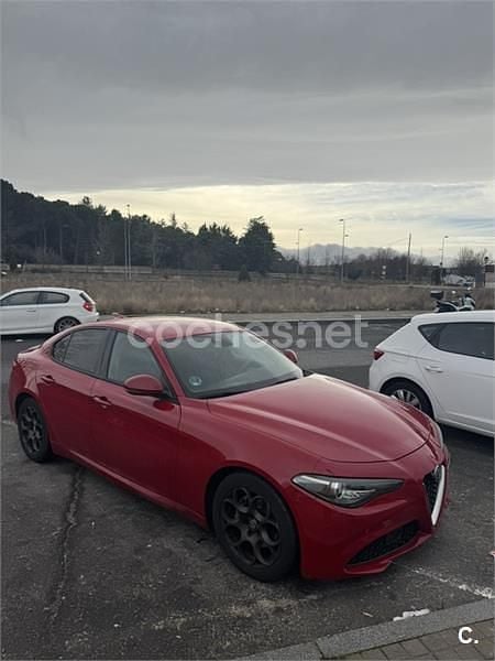 Rojo Usado 2017 Alfa Romeo Giulia Berlina | 17.500 € (Super precio) - Imagen 1/4