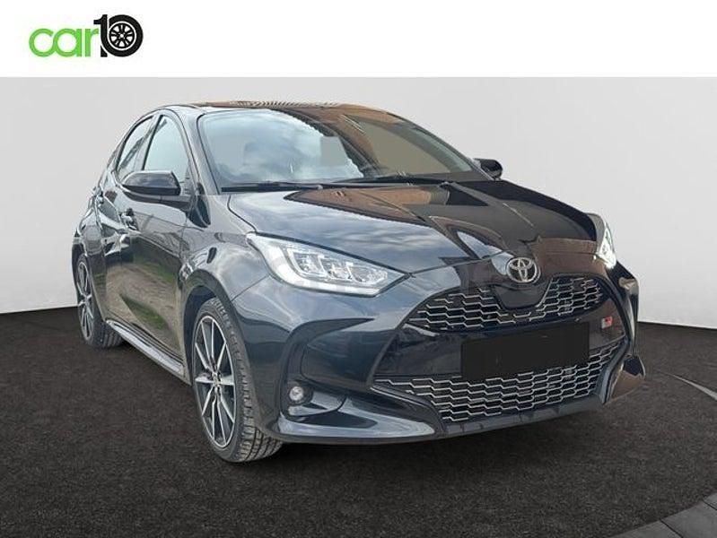 Usado Toyota Yaris Hybrid Sport 130 CV (95 kW) 2025 Negro Berlina