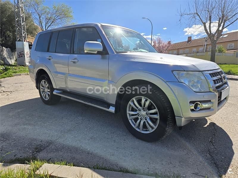 Usado Mitsubishi Montero 200 CV (147 kW) 2016 Gris / plata SUV