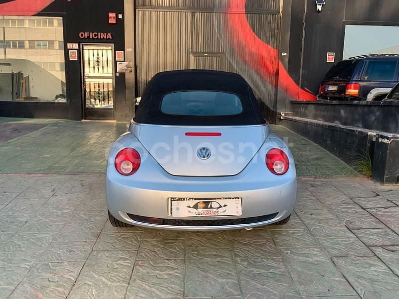 Usado VW New Beetle Cabriolet 105 CV (77 kW) 2007 Gris / plata Descapotable