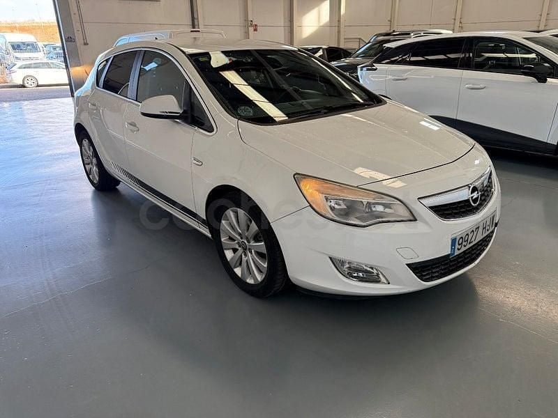 Usado Opel Astra Excellence 125 CV (91 kW) 2012 Blanco Berlina
