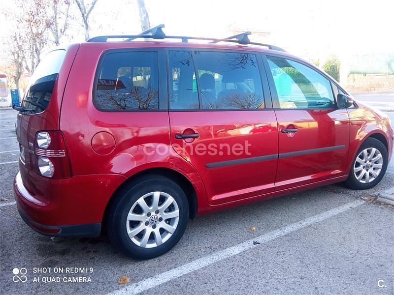 Usado VW Touran Edition 105 CV (77 kW) 2010 Rojo Monovolumen
