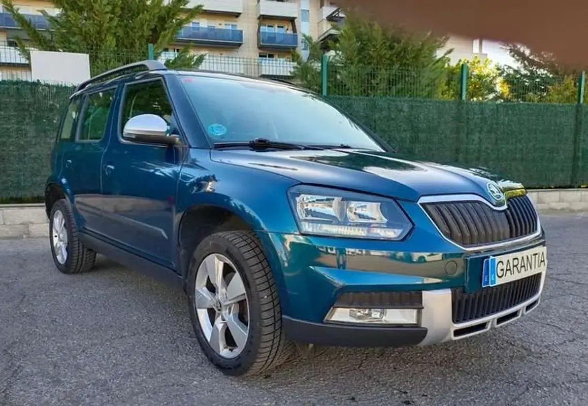Usado Skoda Yeti Ambition 110 CV (80 kW) 2016 Azul SUV