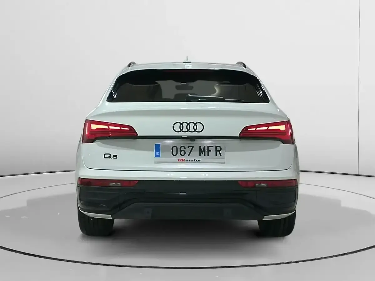 Używany Audi Q5 S-Line 163 KM (119 kW) 2023 Biały SUV