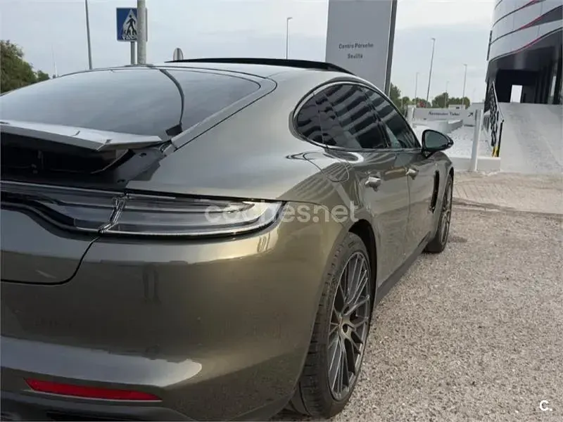 Usado Porsche Panamera Platinum Edition 462 CV (339 kW) 2023 Negro Familiar