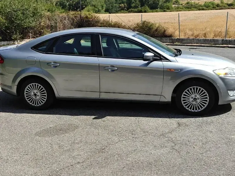 Usado Ford Mondeo 125 CV (91 kW) 2009 Gris / plata Berlina