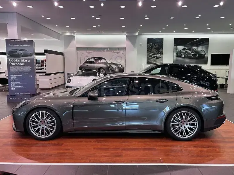 Nuevo Porsche Panamera 4 E-Hybrid 470 CV (345 kW) 2026 Verde Utilitario