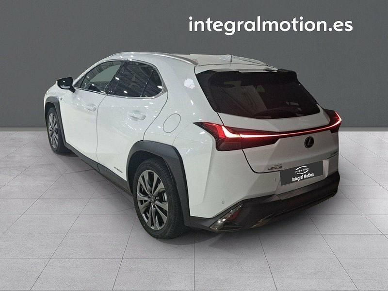 Usado Lexus UX Sport Line 183 CV (134 kW) 2021 Blanco SUV